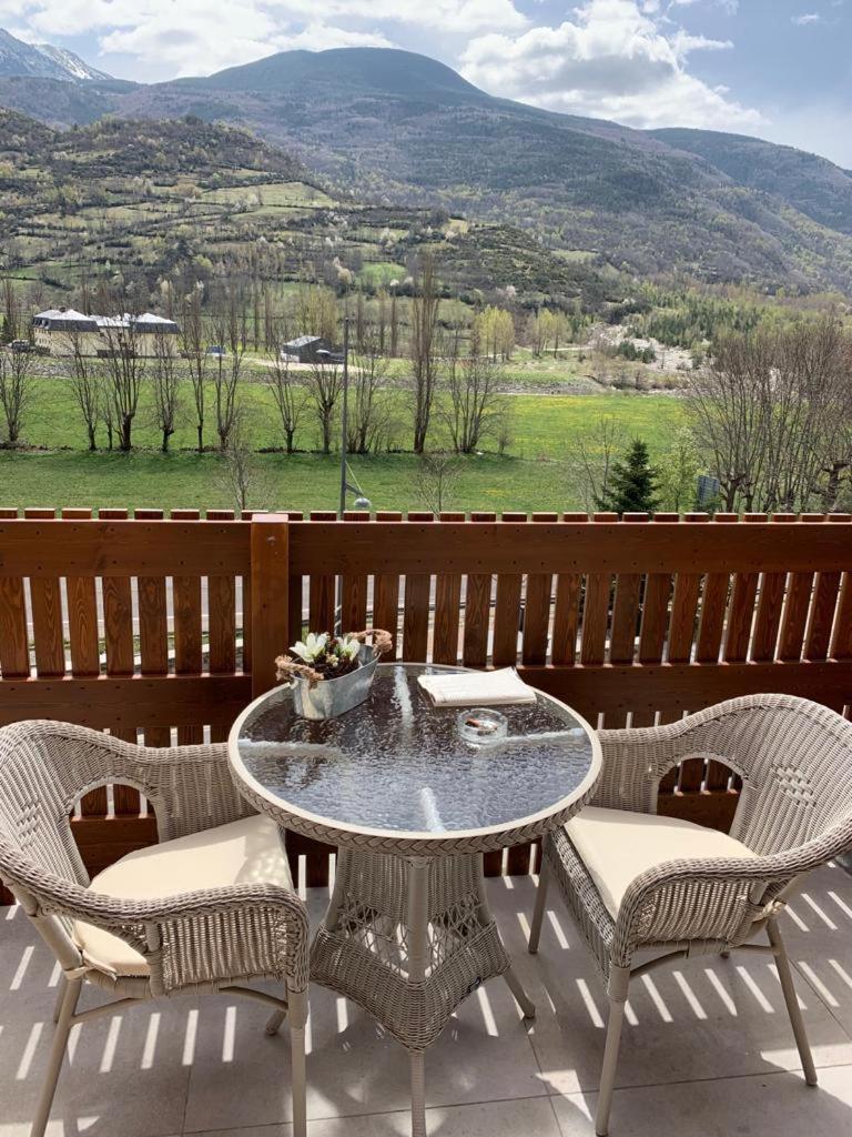 Tuca Del Mont Appartement Benasque Buitenkant foto